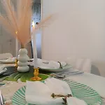 Tree Haven - Near Kourenti With 100mbps Wi-fi Халкида