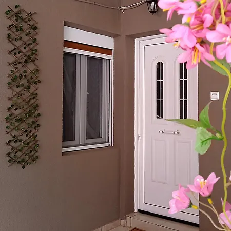 Tree Haven - Near Kourenti With 100mbps Wi-fi Hébergement de vacances Chalkís